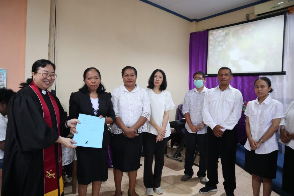 Peneguhan Badan Pengurus dan Penyerahan Anak di Pos Pelayanan Manokwari 21 April 2024